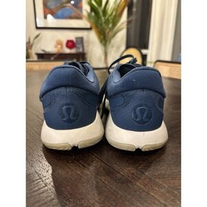 Lululemon W Strong feel train Size 7.5 Women's Blue Low Running Shoes
